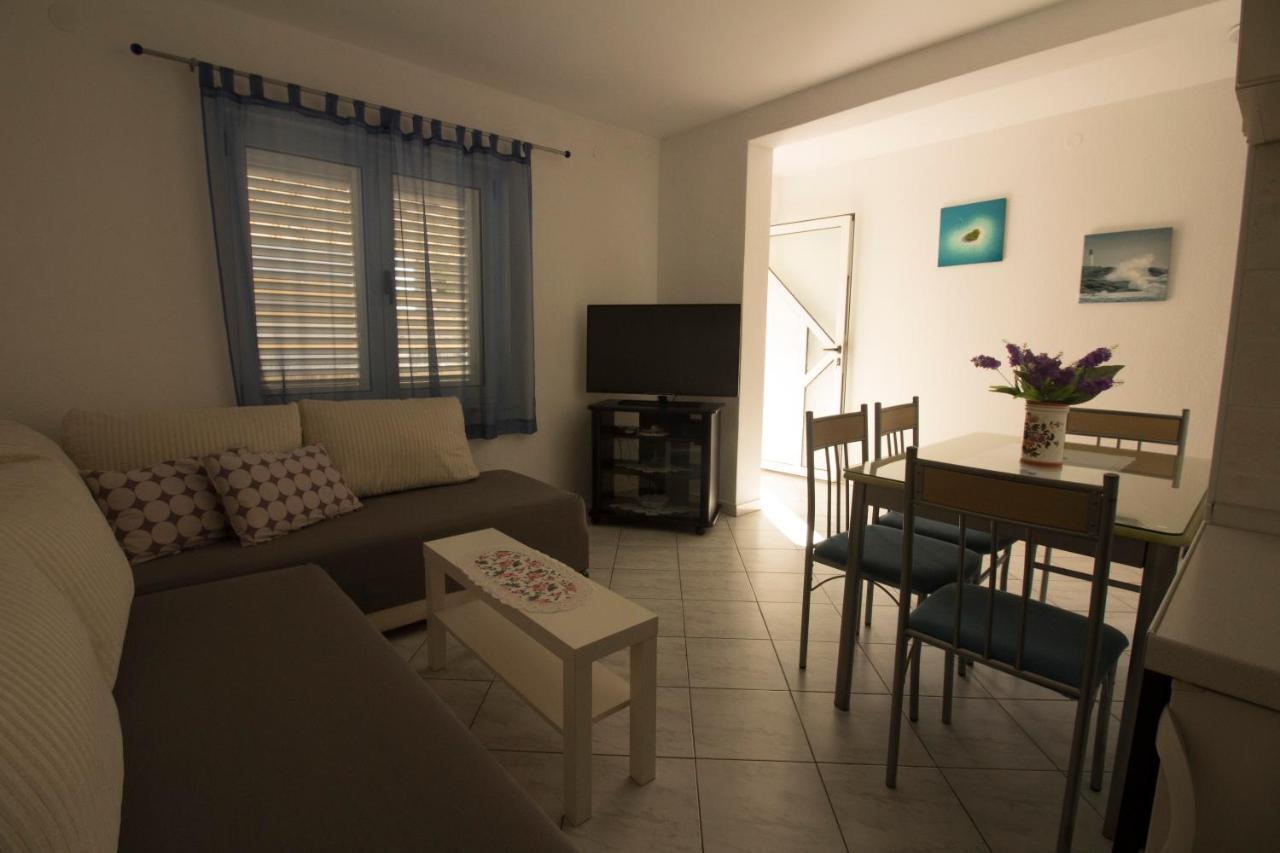 Apartmani Ana Juricev Vodice Exterior photo